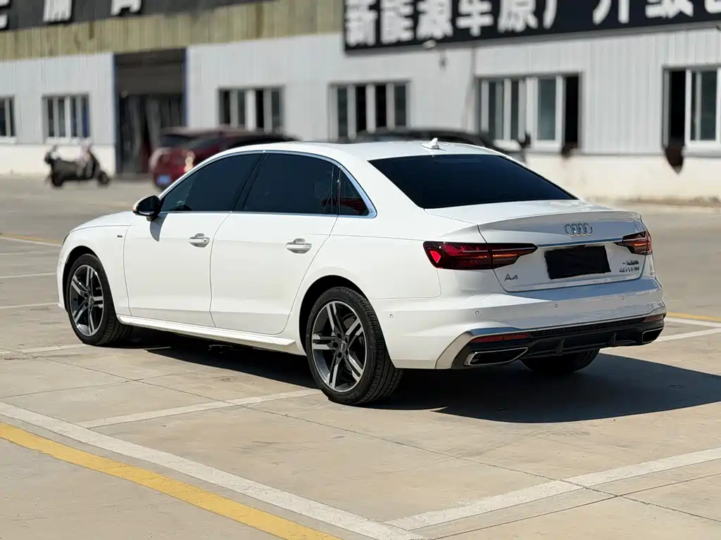 Audi A4L 2021