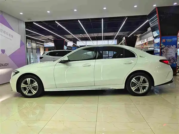 Mercedes-Benz C-Class 2022
