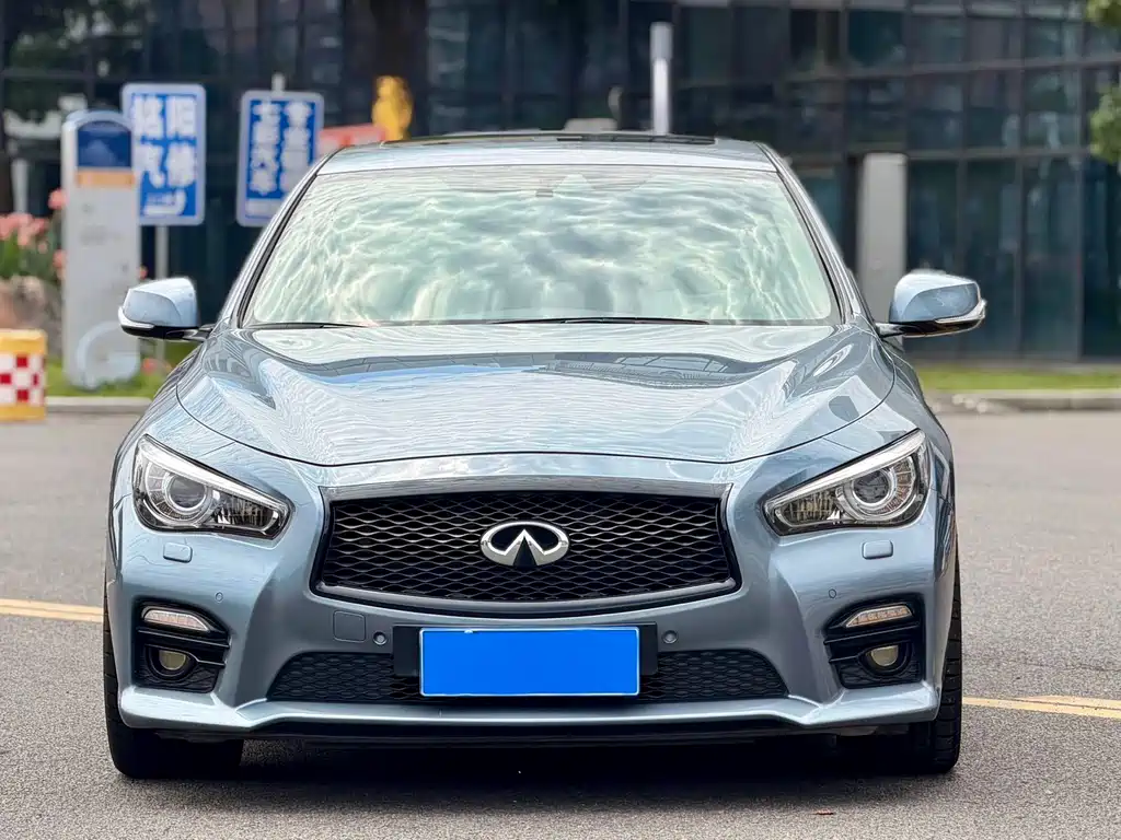 Infiniti Q50 2015