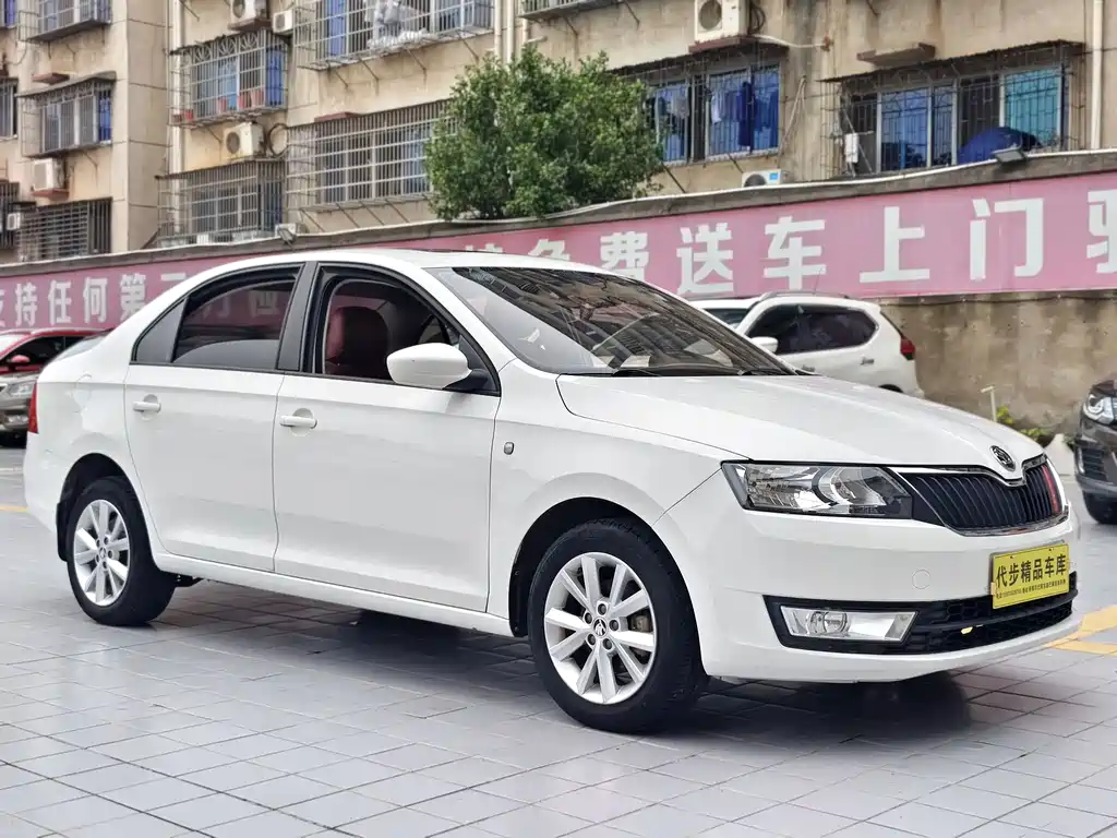 Skoda Rapid 2016 — фото 2