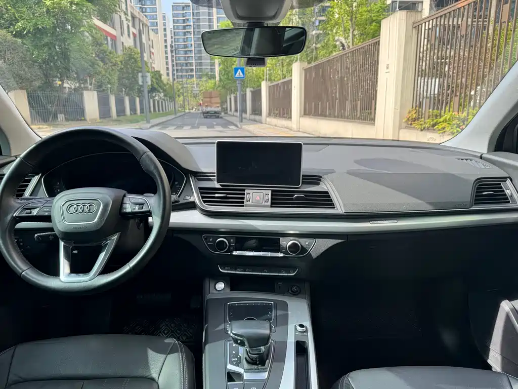 Audi Q5L 2020 — фото 19