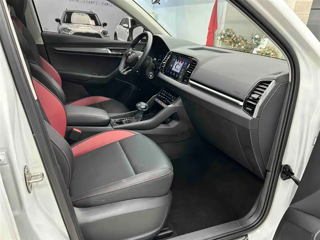 Skoda Karoq 2023 — фото 13