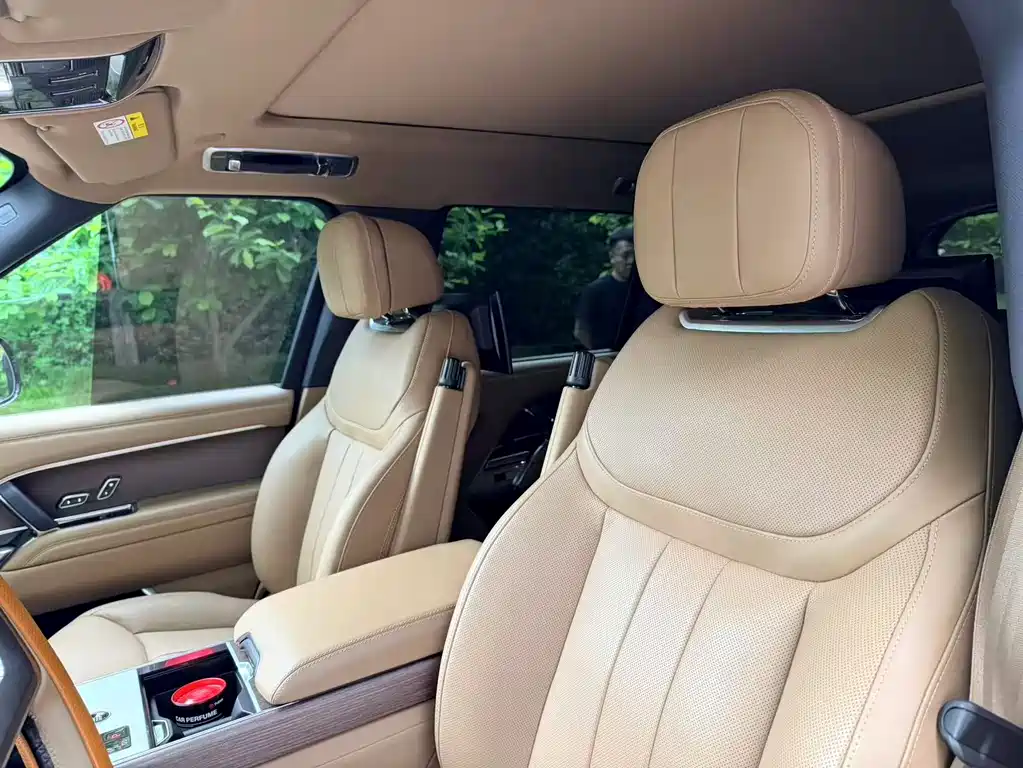 Land Rover Range Rover 2025 — фото 14