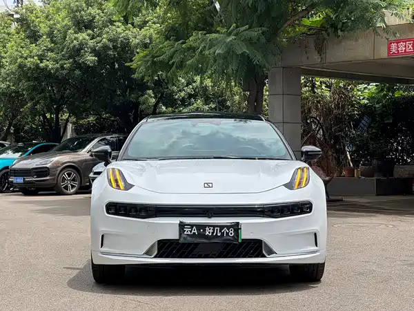 Zeekr 001 2023