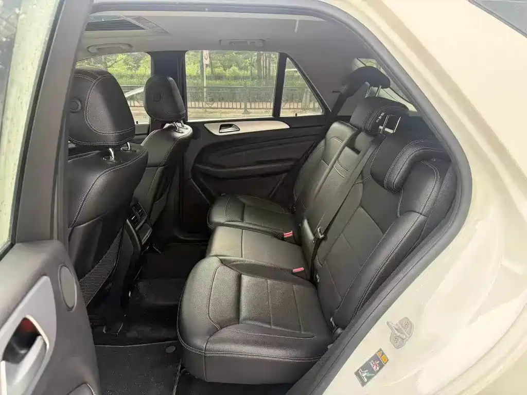 Mercedes-Benz M-Class 2015