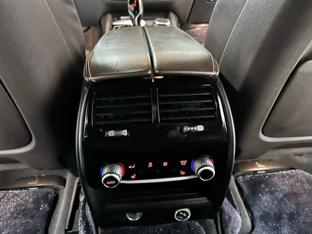 BMW 6 Series GT 2018 — фото 13