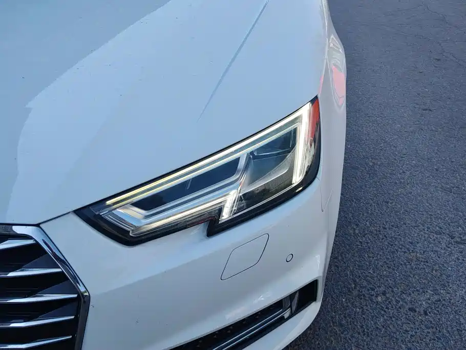 Audi A4L 2019