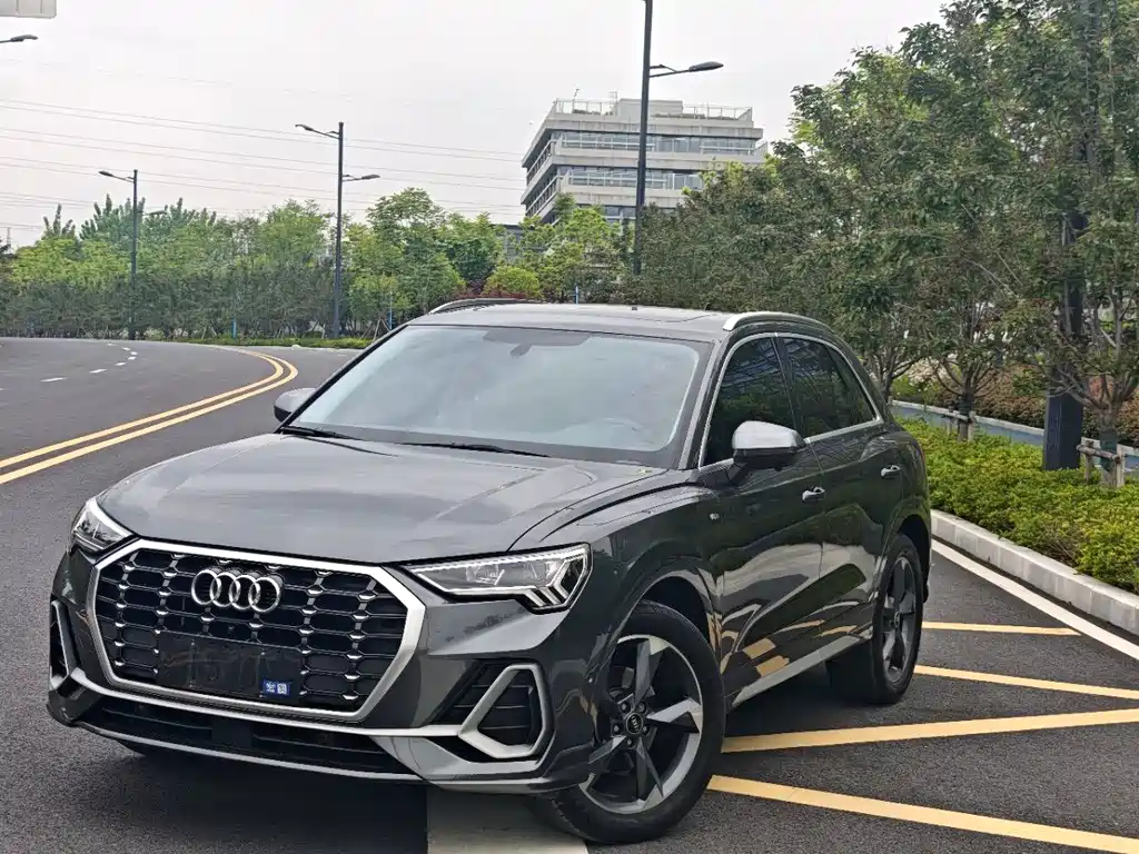 Audi Q3 2023 — фото 1