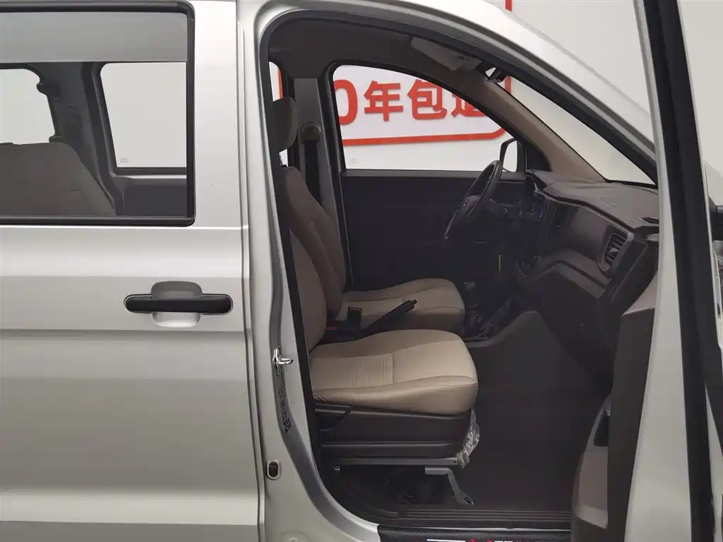 Wuling Hongguang V 2022 — фото 23