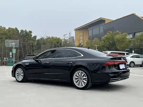 Audi A7L 2024