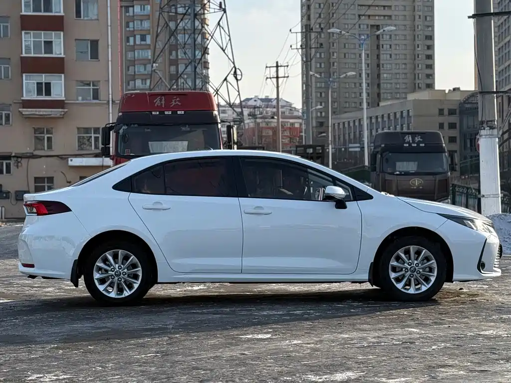 Toyota Corolla 2021 — фото 21