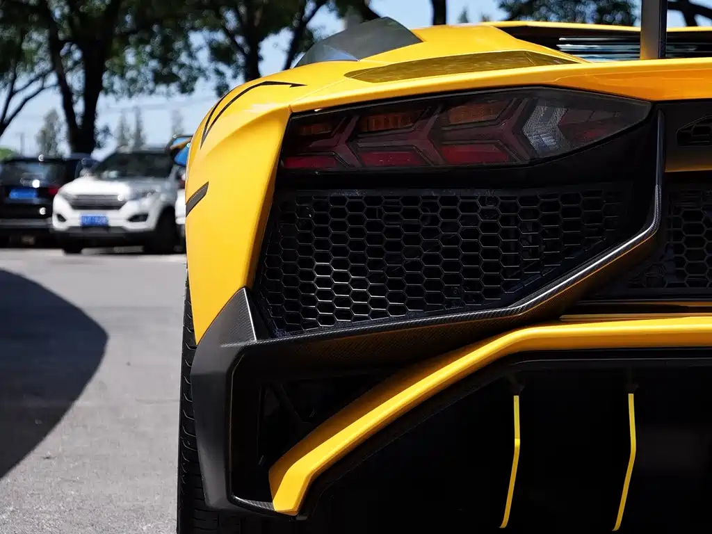 Lamborghini Aventador 2016 — фото 14