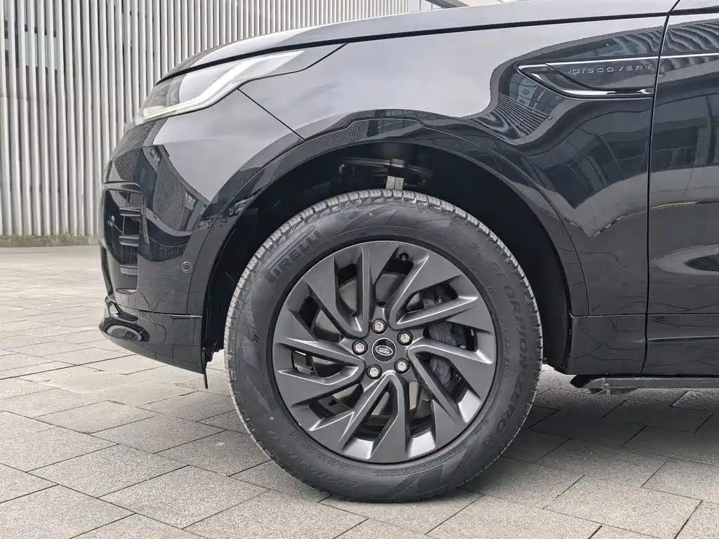 Land Rover Discovery 2023 — фото 19