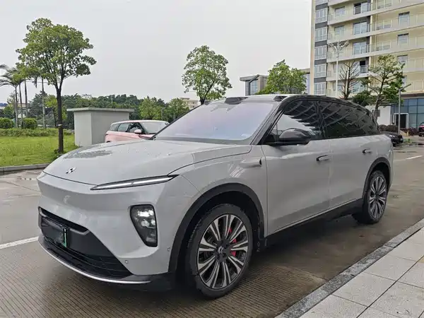 NIO ES8 2023