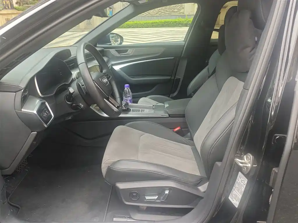Audi A6L 2025