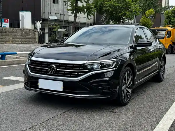 Volkswagen Passat 2022