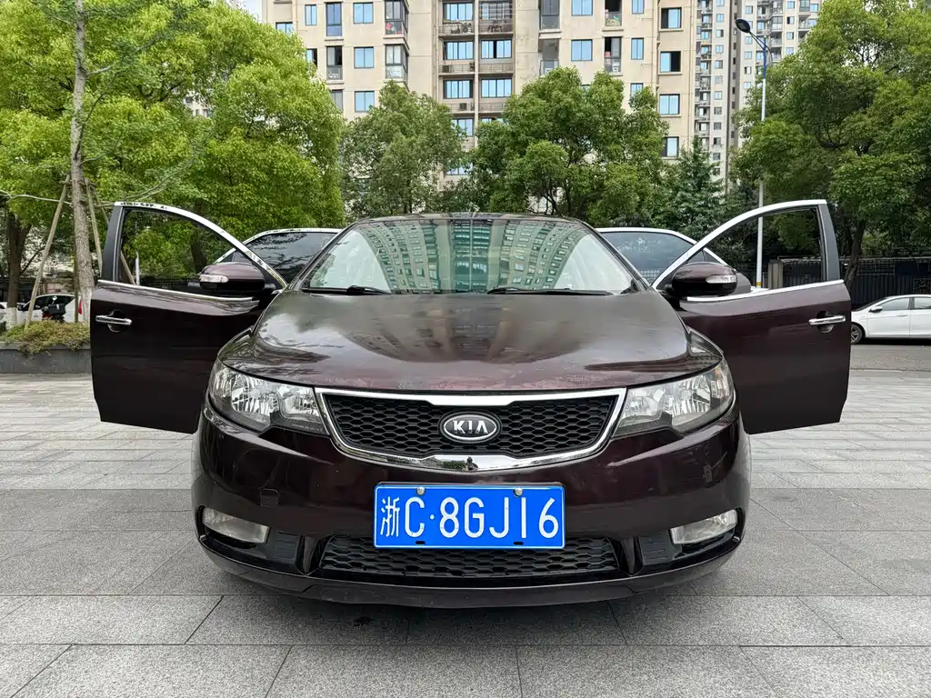 Kia Forte 2010 — фото 16