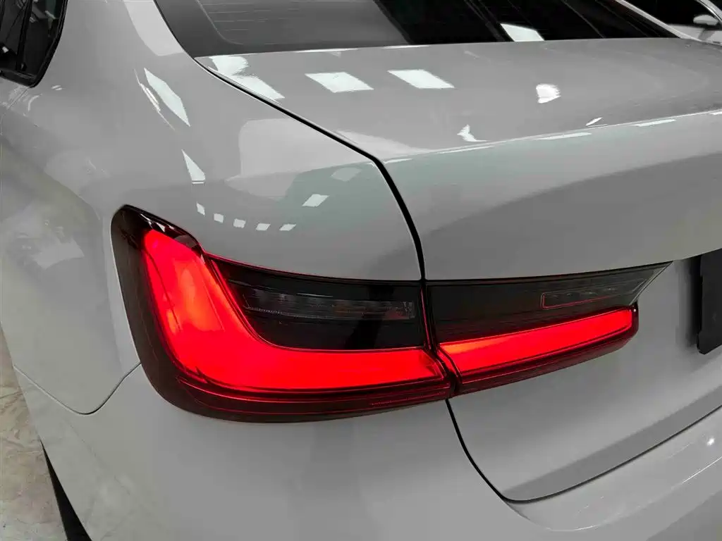 BMW 3 Series 2022 — фото 19