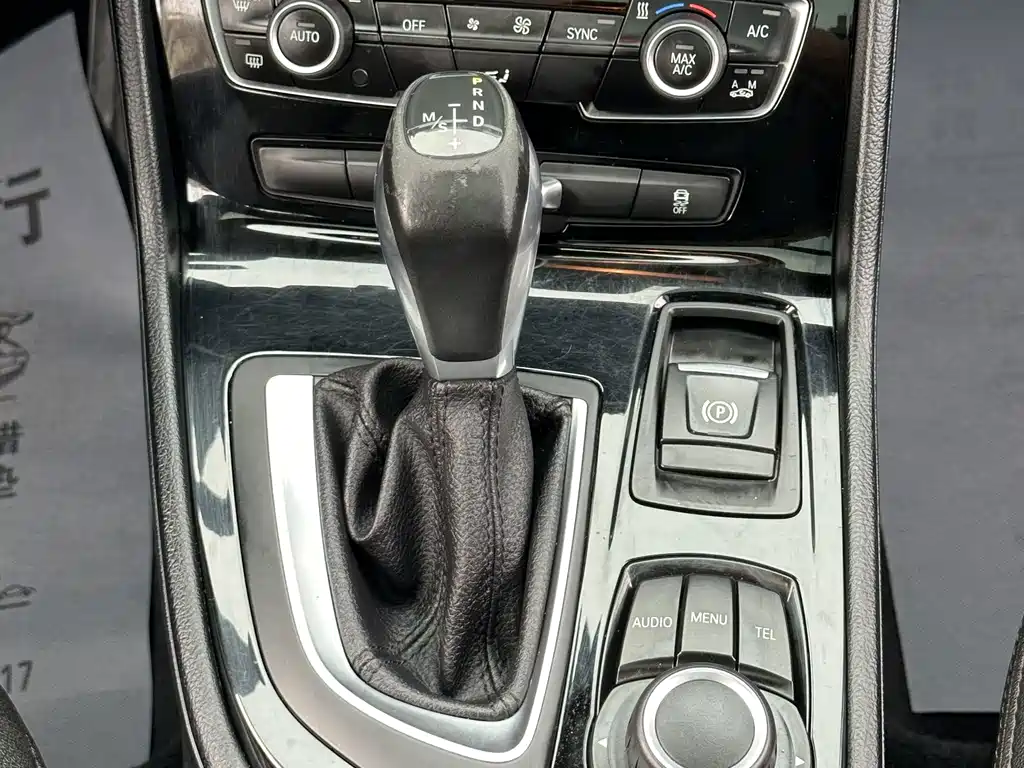 BMW 2 Series Wagon 2017 — фото 20