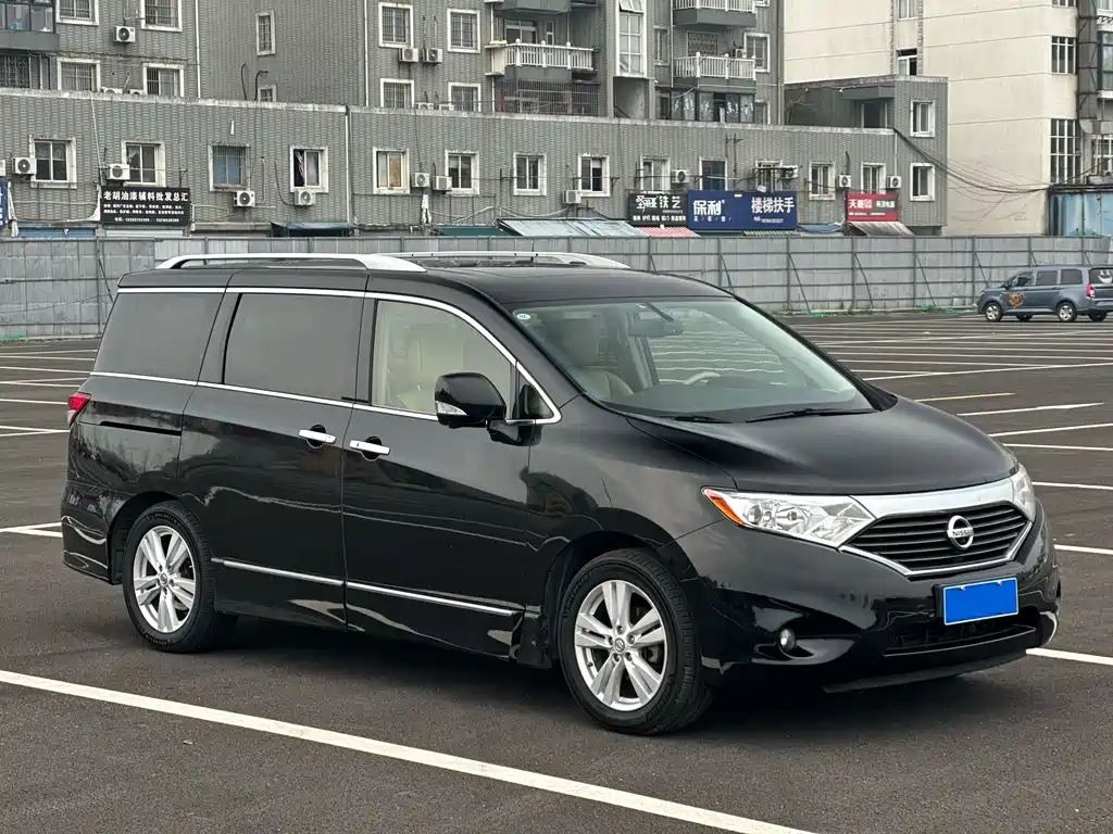 Nissan Quest 2016 — фото 2