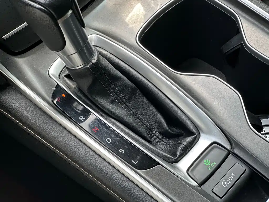 Honda Accord 2023 — фото 15