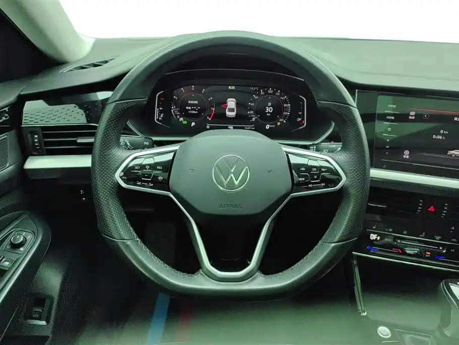 Volkswagen Passat 2023 — фото 15