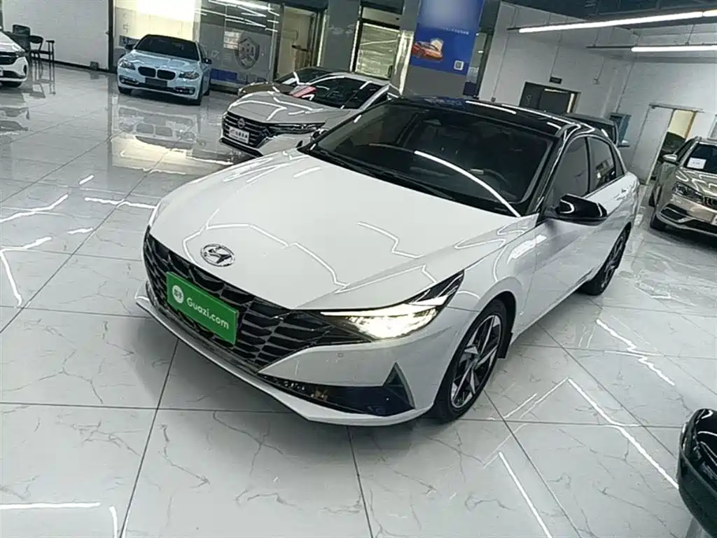 Hyundai Elantra 2022 — фото 2