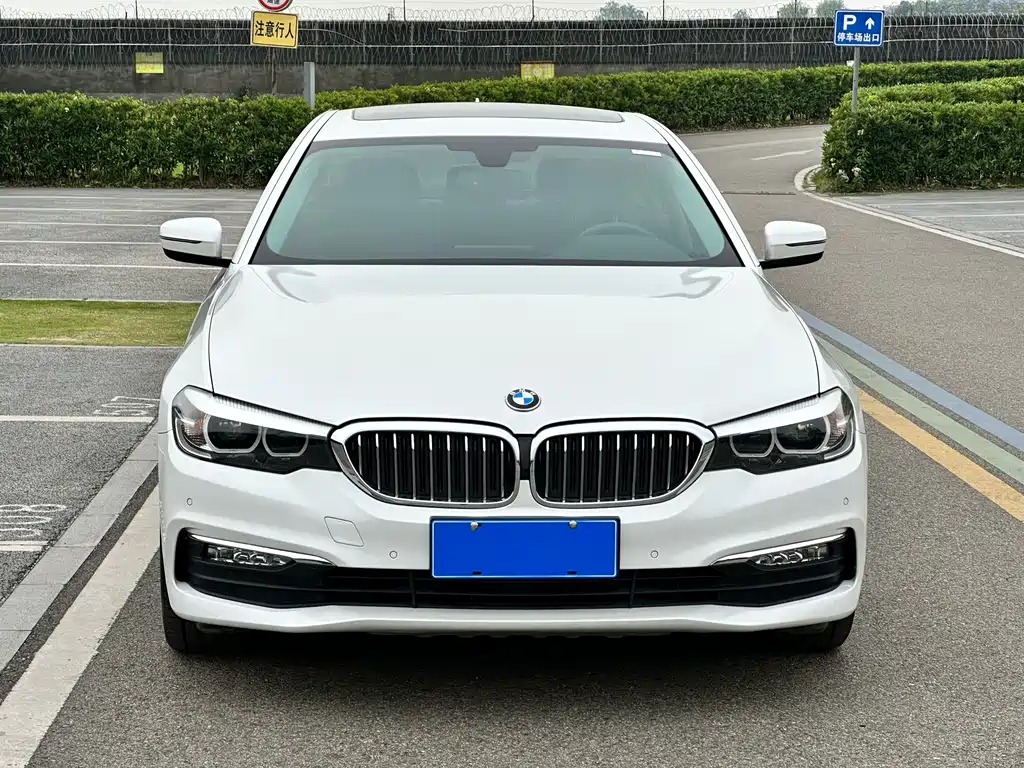 BMW 5 Series 2018 — фото 2