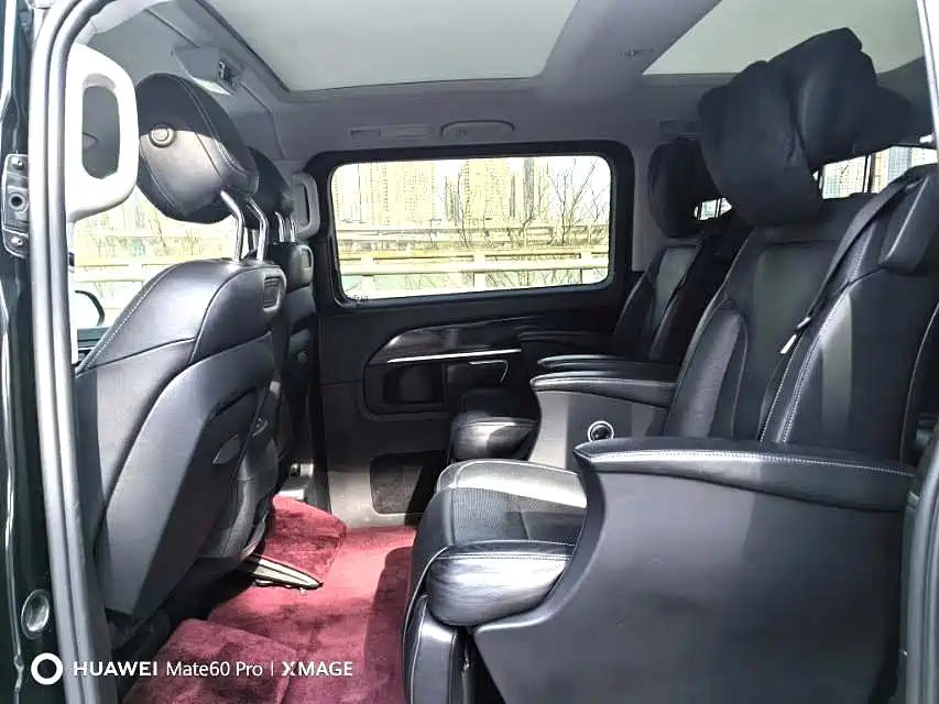 Mercedes-Benz V-Class 2018 — фото 11