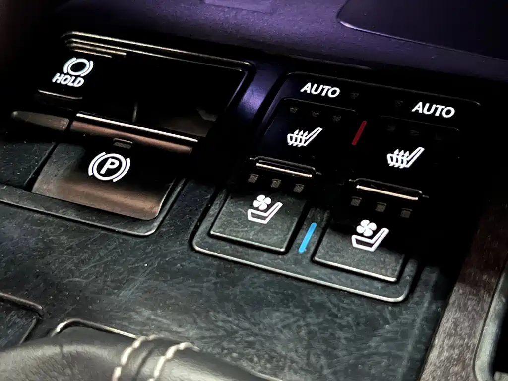 Lexus RX 2022 — фото 14