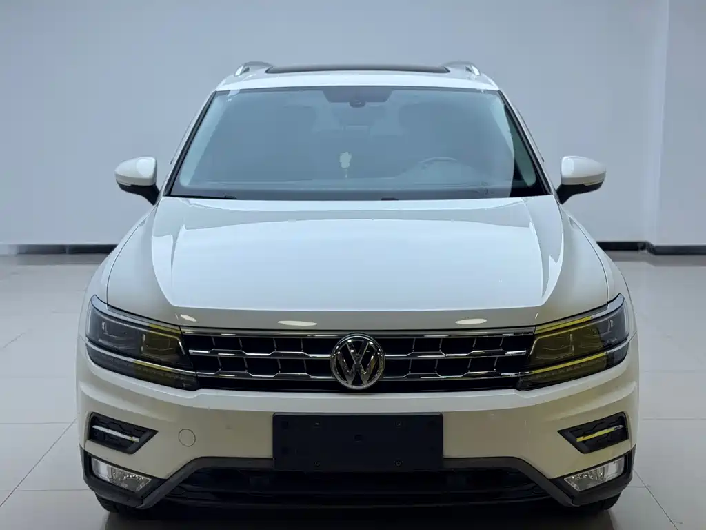 Volkswagen Tiguan L 2017 — фото 2