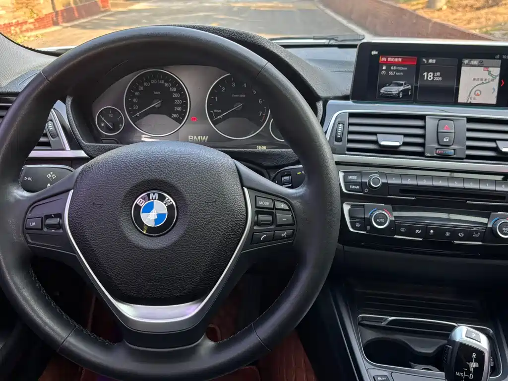 BMW 3 Series 2019 — фото 9