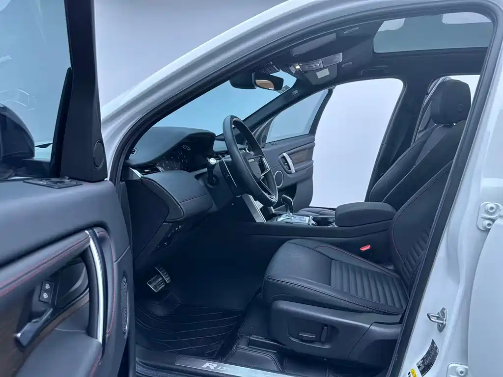 Land Rover Discovery Sport 2023 — фото 10