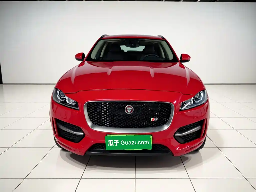 Jaguar F-PACE 2017 — фото 24