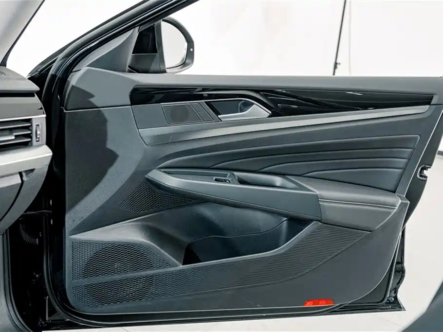 Volkswagen Passat 2025 — фото 13