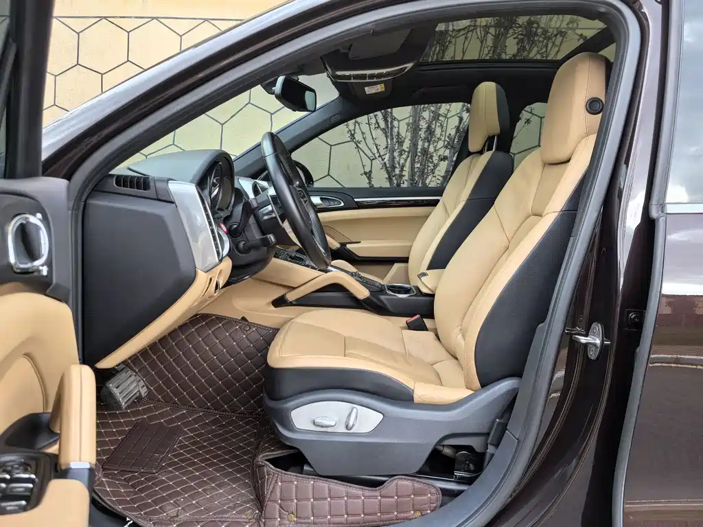 Porsche Cayenne 2016 — фото 17