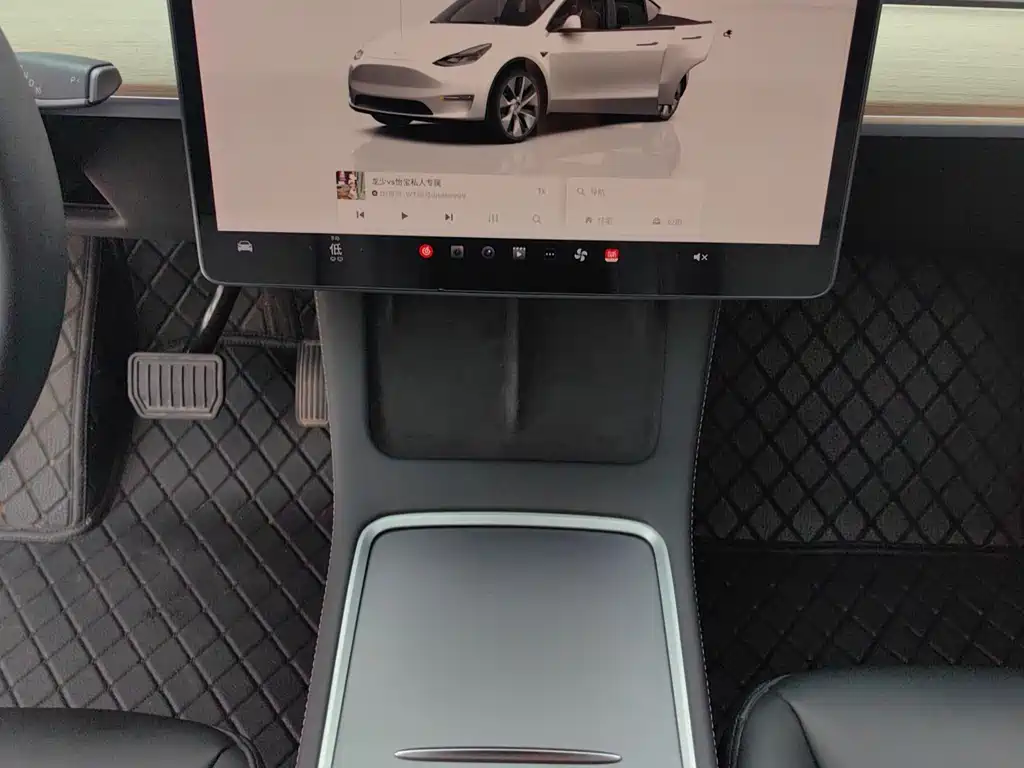 Tesla Model Y 2022 — фото 8