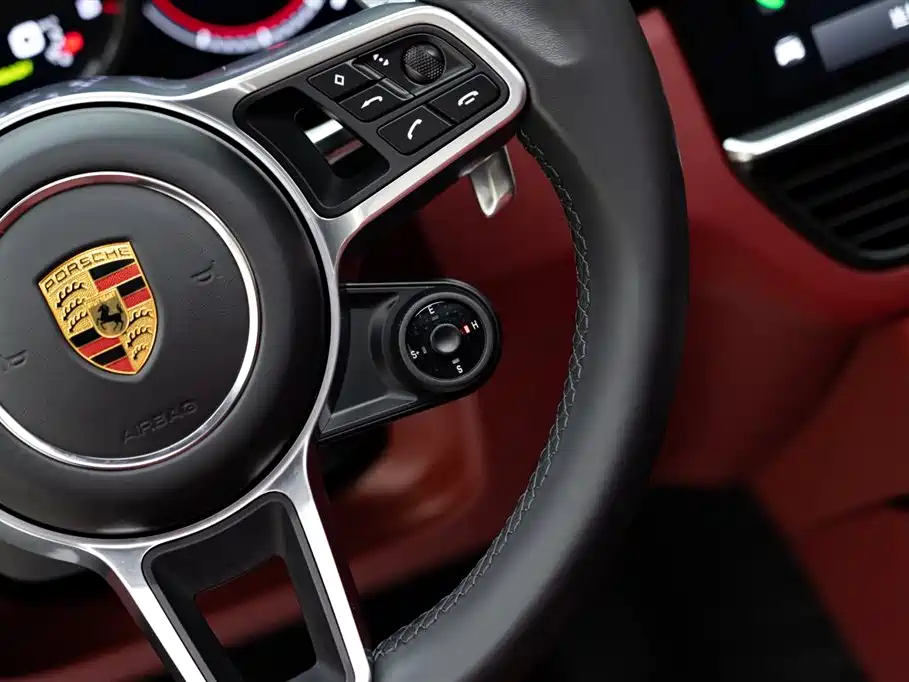 Porsche Cayenne Hybrid 2022 — фото 18