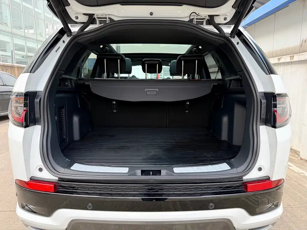 Land Rover Discovery Sport 2023 — фото 18