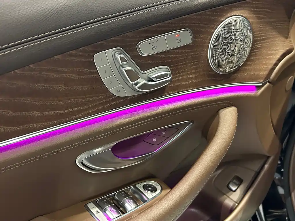 Mercedes-Benz E-Class 2023 — фото 7