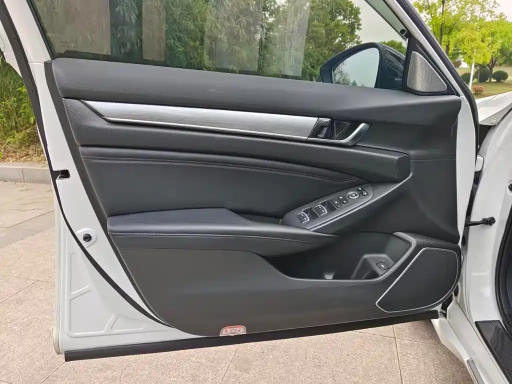 Honda Accord 2022 — фото 20