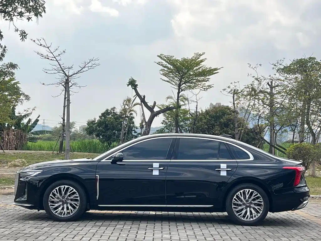 Hongqi H5 2023 — фото 23