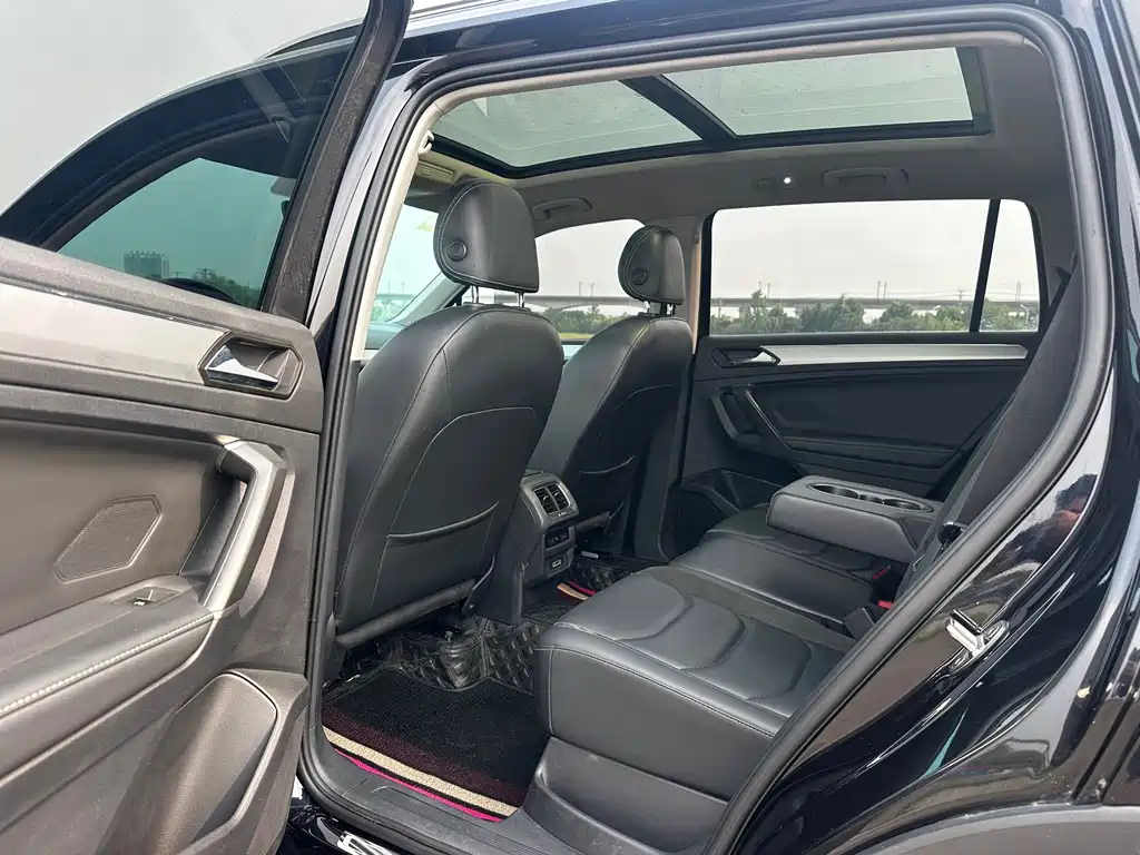 Volkswagen Tiguan L 2018 — фото 9