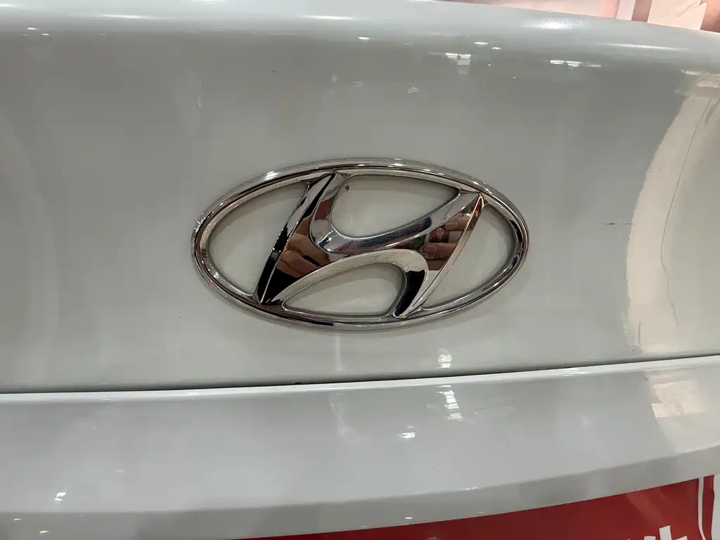 Hyundai Verna 2016 — фото 11