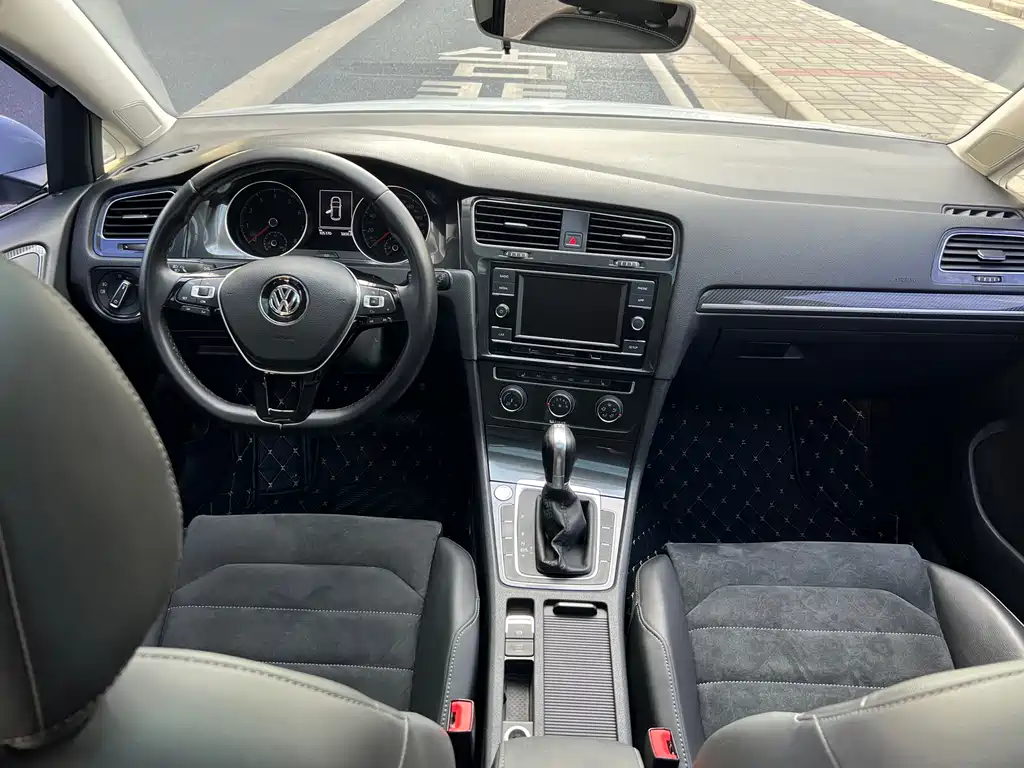Volkswagen Golf 2018 — фото 12