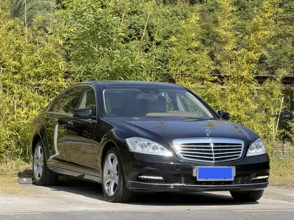Mercedes-Benz S-Class 2012