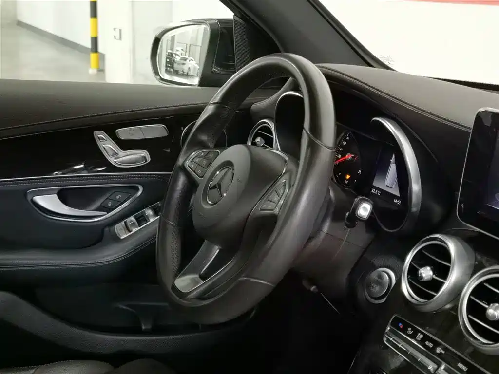 Mercedes-Benz GLC 2018 — фото 22