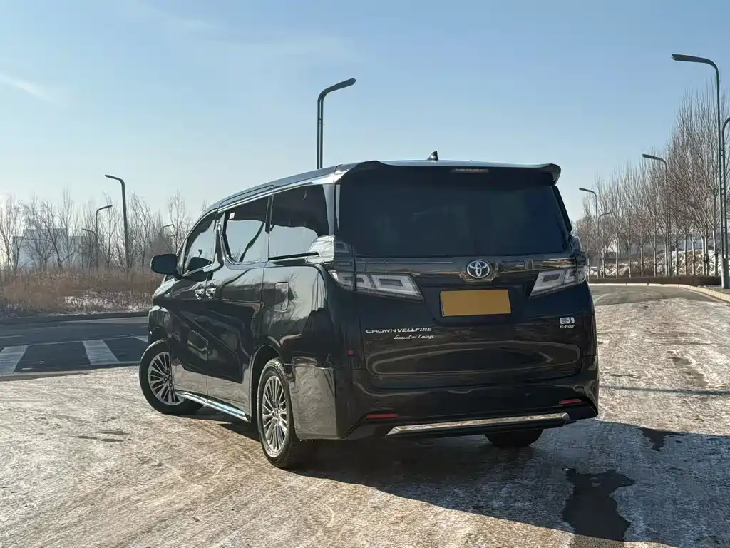 Toyota Vellfire 2023