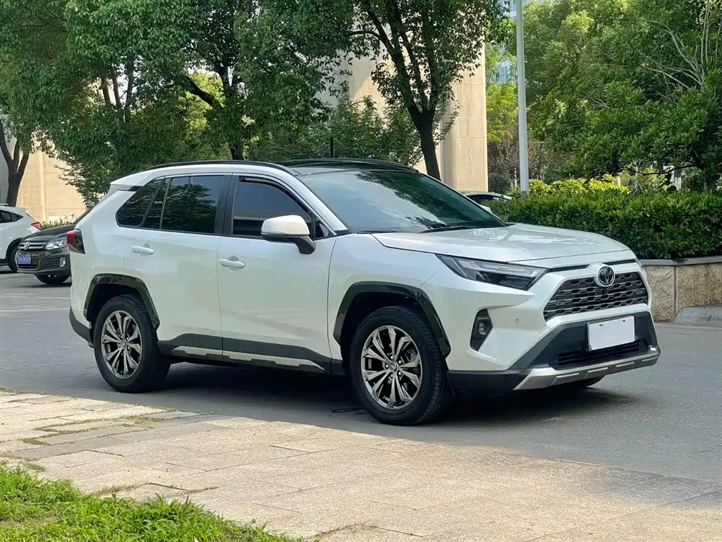 Toyota RAV4 2025