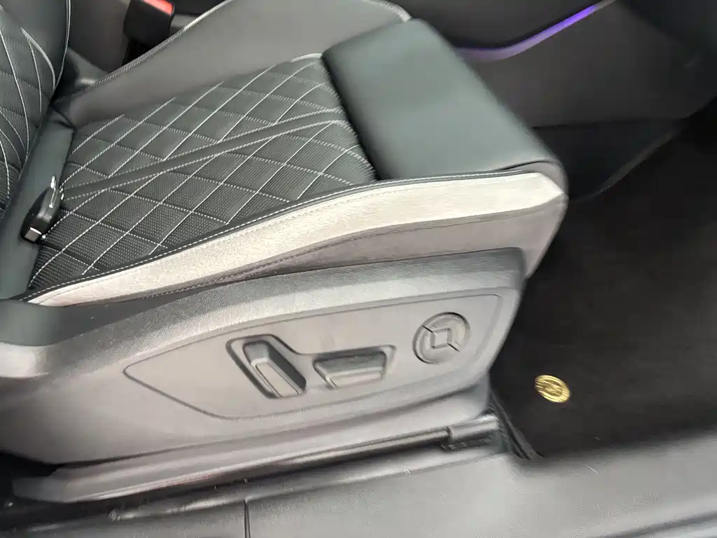 Audi Q3 Sportback 2025 — фото 28